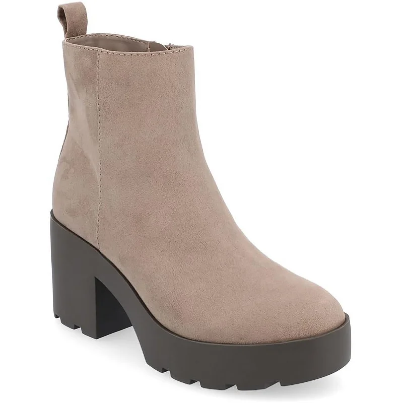 Journee Collection Womens Cassidy Textured Zip Up Ankle Boots